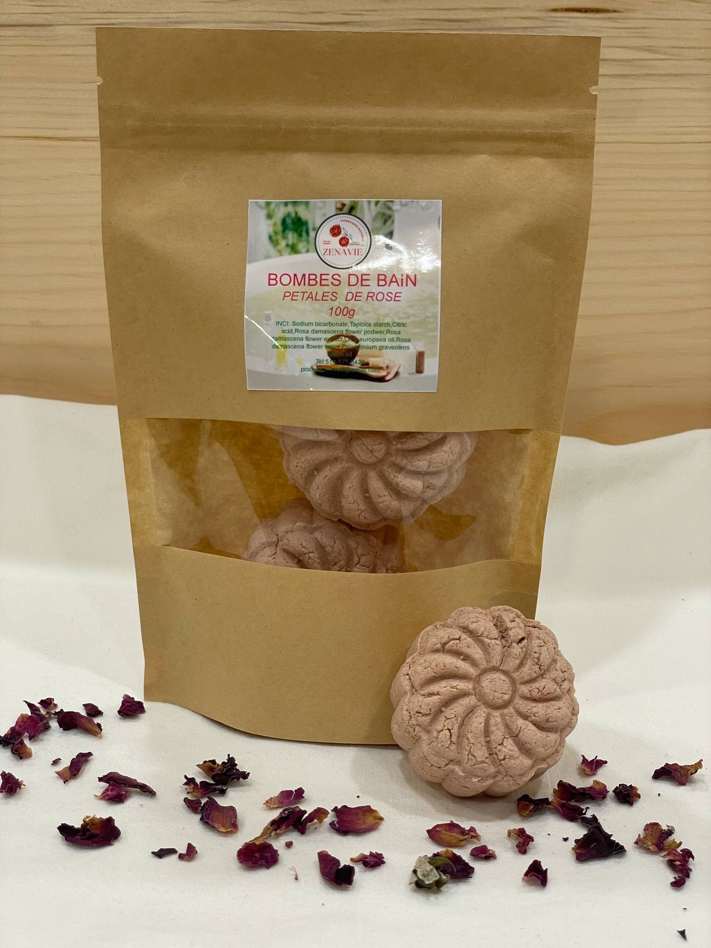 Bombe effervescente aux pétales de rose